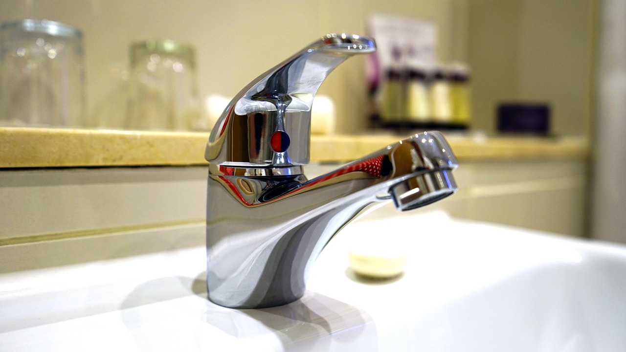 tap, water, faucet, fresh, clean, bathroom, metal, plumbing, nature, sink, basin, design, stainless, wash, shiny, home, interior